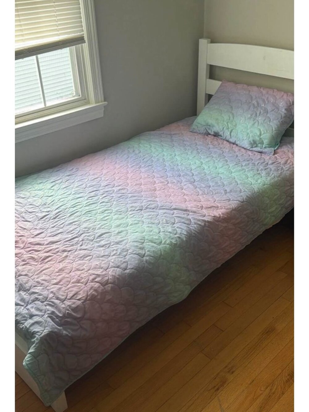 Twin Pastel Quilted Bedspread & Pillow Sham Set Soft Gradient Colors Lightweight
